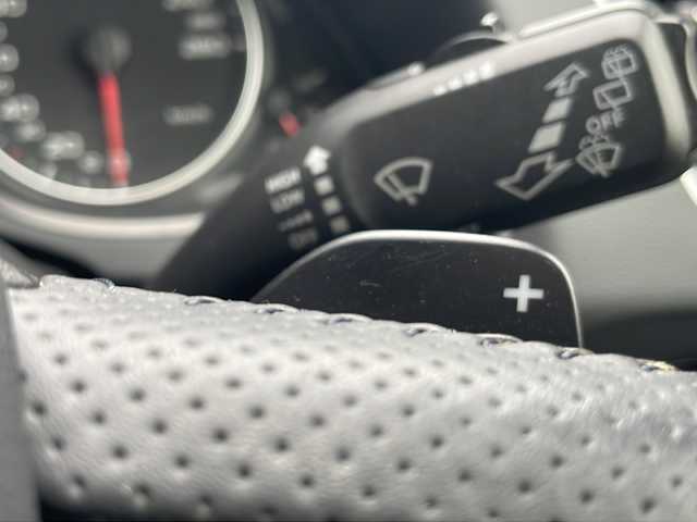 アウディ Ｑ５ 2．0 TFSI クワトロ Sライン 青森県 2010(平22)年 7.6万km 黒 /4WD/ターボ/純正HDDナビ/・オーディオ(HDD/CD/DVD/SD/FM/AM)/・バックカメラ/・サイドカメラ/MTモード付AT/プッシュスタート/電動パーキングブレーキ/オートヘッドライト(キセノン)/フォグライト/パドルシフト/パワーシート(運転席/助手席)/ステアリングリモコン(オーディオ)/電動格納ミラー/集中ドアロック/センターコンソール/トノカバー/ルーフレール/ETC/取扱説明書/保証書