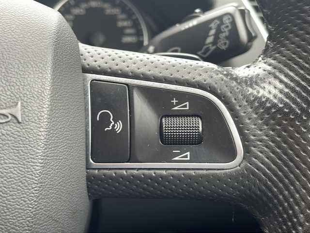 アウディ Ｑ５ 2．0 TFSI クワトロ Sライン 青森県 2010(平22)年 7.6万km 黒 /4WD/ターボ/純正HDDナビ/・オーディオ(HDD/CD/DVD/SD/FM/AM)/・バックカメラ/・サイドカメラ/MTモード付AT/プッシュスタート/電動パーキングブレーキ/オートヘッドライト(キセノン)/フォグライト/パドルシフト/パワーシート(運転席/助手席)/ステアリングリモコン(オーディオ)/電動格納ミラー/集中ドアロック/センターコンソール/トノカバー/ルーフレール/ETC/取扱説明書/保証書