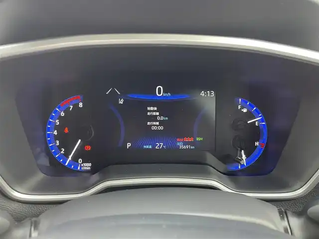 トヨタ カローラ クロス Z 鹿児島県 2023(令5)年 3.6万km プラチナホワイトパールマイカ ワンオーナー/純正ディスプレイオーディオ/(フルセグ/Bluetooth/AppleCarPlay/AndroidAuto)/全方位カメラ/前後ドライブレコーダー/ビルトインETC2.0/置くだけ充電/Toyota Safety Sense/　・プリクラッシュセーフティ/　・レーントレーシングアシスト/　・レーンディパーチャーアラート/　・レーダークルーズコントロール（全車速追従機能付）/　・オートマチックハイビーム/　・ロードサインアシスト/　・ドライバー異常時対応システム/　・プロアクティブドライビングアシスト/　・発進遅れ告知機能：先行車・信号出遅れ防止をサポート/BSM/前席シートヒーター/電動リアゲート/電動パーキングブレーキ/オートブレーキホールド/後席USB充電ソケット/レザー調シートカバー(clazzio)/電動格納ミラー/純正アルミホイール/純正フロアマット/LEDヘッドライト/フロントフォグライト