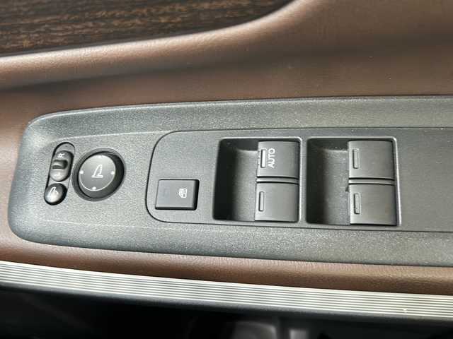 ホンダ Ｎ ＢＯＸ スラッシュ G Lインテリアカラーパッケージ 沖縄県 2018(平30)年 4.2万km 黒 ナビ　/ＡＭ／ＦＭ／ＢＴ／ＤＶＤ　/フルセグＴＶ　/バックカメラ　/プッシュスタート　/カーテンエアバッグ　/ＬＥＤヘッドライト　/オートライト　/純正フロアマット　/スマートキー　/AAC　/横滑り防止装置
