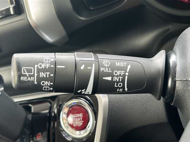 ホンダ Ｎ ＢＯＸ スラッシュ G Lインテリアカラーパッケージ 沖縄県 2018(平30)年 4.2万km 黒 ナビ　/ＡＭ／ＦＭ／ＢＴ／ＤＶＤ　/フルセグＴＶ　/バックカメラ　/プッシュスタート　/カーテンエアバッグ　/ＬＥＤヘッドライト　/オートライト　/純正フロアマット　/スマートキー　/AAC　/横滑り防止装置