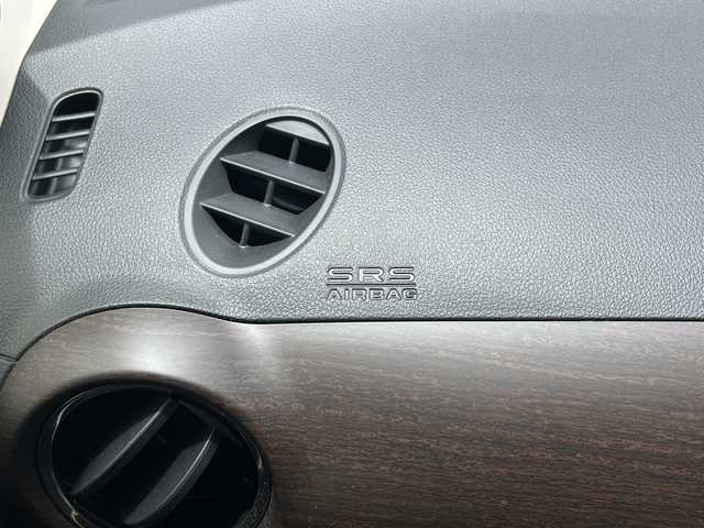 ホンダ Ｎ ＢＯＸ スラッシュ G Lインテリアカラーパッケージ 沖縄県 2018(平30)年 4.2万km 黒 ナビ　/ＡＭ／ＦＭ／ＢＴ／ＤＶＤ　/フルセグＴＶ　/バックカメラ　/プッシュスタート　/カーテンエアバッグ　/ＬＥＤヘッドライト　/オートライト　/純正フロアマット　/スマートキー　/AAC　/横滑り防止装置
