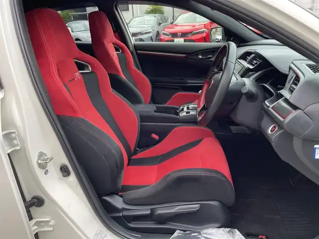 ホンダ シビック タイプR 神奈川県 2019(平31)年 4.3万km チャンピオンシップホワイト 純正SDナビ・地デジTV/バックモニター/純正CD/DVD/SD/MSV/BT再生/ビルトインETC/純正20インチAW/ブレンボブレーキ/LEDヘッドライト/クルーズコントロール/ステアリングスイッチ/プッシュスタート/スマートキー×2/サイド・カーテンエアバック/純正フロアマット