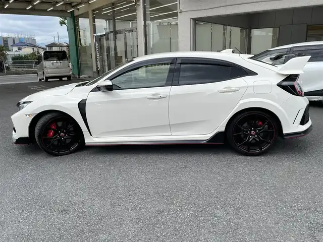 ホンダ シビック タイプR 神奈川県 2019(平31)年 4.3万km チャンピオンシップホワイト 純正SDナビ・地デジTV/バックモニター/純正CD/DVD/SD/MSV/BT再生/ビルトインETC/純正20インチAW/ブレンボブレーキ/LEDヘッドライト/クルーズコントロール/ステアリングスイッチ/プッシュスタート/スマートキー×2/サイド・カーテンエアバック/純正フロアマット