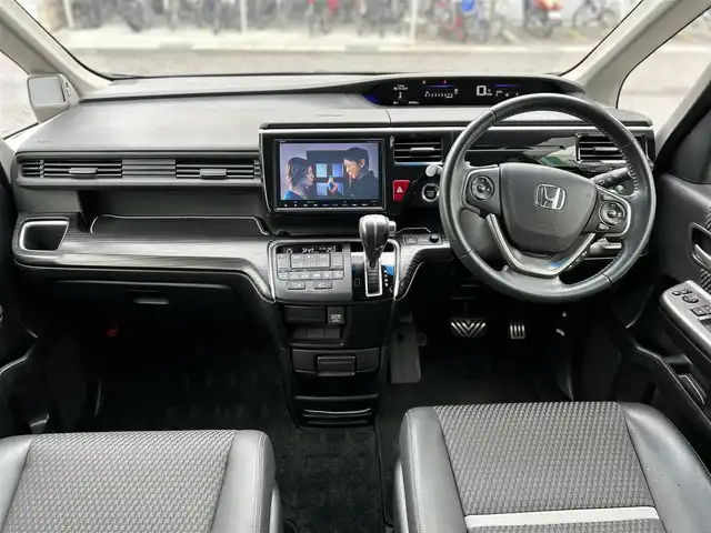 ホンダ ステップワゴン スパーダ クールスピリット 愛知県 2017(平29)年 7.6万km プレミアムスパークルブラックパール ワンオーナー/純正ナビ/フルセグテレビ/Bluetooth/クルコン/シートヒーター　D席助手席/ビルトインETC/純正アルミホイール/両側パワースライドドア/LKAS車線維持支援システム/CMBS衝突軽減ブレーキ/パドルシフト/ドアバイザー/純正マット/取説、保証書、スペアキー