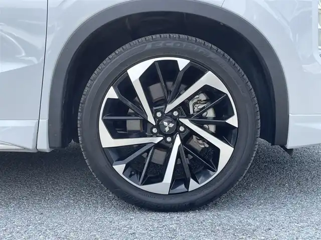 三菱 アウトランダー ＰＨＥＶ P 茨城県 2022(令4)年 2.6万km ホワイトダイヤモンド 革巻きステアリング/メーカーナビ/全方位カメラ/マイパイロット/サンルーフ/ステアリングヒーター/ヘッドアップディスプレイ/パワーメモリーシート/ホワイトレザーシート/シートヒーター/置くだけ充電/パドルシフト/パワーバックドア/LEDヘッドライト/ETC/BOSEサウンド