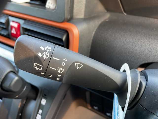 ダイハツ タント ファンクロス 福島県 2023(令5)年 0.7万km コンパーノレッド スマアシ　バックカメラ　両側電動スライドドア　シートヒーター　ルーフレール　ステアリングスイッチ　電動パーキングブレーキ　オートＬＥＤライト　フォグランプ　純正１４ＡＷ　スペアキー　純正マット