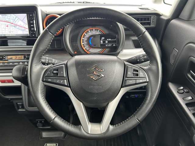 スズキ スペーシア ギア HYBRID XZ 群馬県 2020(令2)年 4.1万km 白 社外SDナビ（Panasonis strada 品番：CN-RE06WD)/　 CD/DVD/SD/BT/FM/AM/フルセグTV（走行中視聴可）/自動パワースライドドア/）盗難警報装置/クルーズコントロール（追従あり）/バックカメラ/レーンキープアシスト/シートヒーター（D/N席）/ドラレコ（前・後）/ETC/ドアバイザー/純正フロアマット/プッシュスタート/保証書・取扱説明書・記録簿