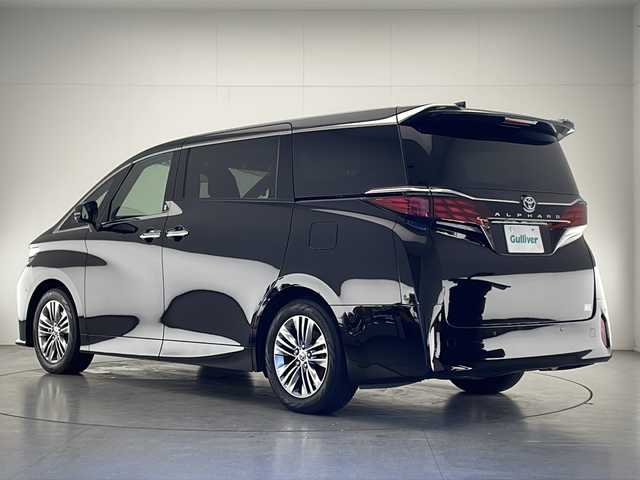 トヨタ アルファード Z 宮崎県 2023(令5)年 1万km ブラック 禁煙車/トヨタセーフティセンス/純正14型ディスプレイオーディオナビTV/（AppleCarPlay/HDMI/USB/Bluetooth/フルセグTV)/純正12.1型リアフリップダウンモニター/純正ビルトイン2.0ETC/純正LEDオートライト/純正LEDフォグ/純正18インチアルミ/黒合成皮革シート/左右独立ムーンルーフ/デュアルパワースライドドア/プリクラッシュセーフティ/アダプティブクルーズコントロール/オートマチックハイビーム/レーンディパーチャーアラート/ブラインドスポットモニター/デジタルインナーミラー/ドライバーモニター/クリアランスソナー/前席パワーシート/エアシート/シートヒーター/エグゼクティブパワーシート/パワーバックドア/置くだけ充電/ウッドコンビ本革巻ハンドル/パワーチルトステアリング/Wオートエアコン（ナノイーX）/スマートキー/プッシュエンジンスタート/スペアキー/新車時保証書/取扱い説明書