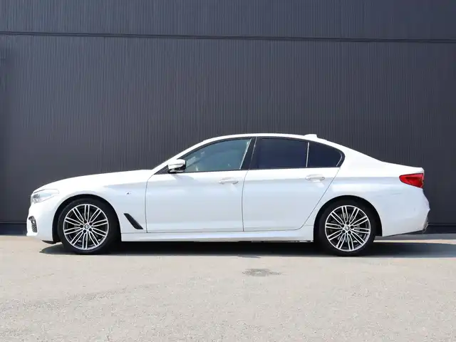 ＢＭＷ ５２３ｄ Mスポーツ 静岡県 2018(平30)年 3.6万km 白 純正ナビ/フルセグTV/ACC/LKA/BSM/HUD/360°カメラ/パドルシフト/ドラレコ前後(ZDR-015)/ワイヤレス充電/ディスプレイキー