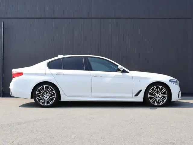ＢＭＷ ５２３ｄ Mスポーツ 静岡県 2018(平30)年 3.6万km 白 純正ナビ/フルセグTV/ACC/LKA/BSM/HUD/360°カメラ/パドルシフト/ドラレコ前後(ZDR-015)/ワイヤレス充電/ディスプレイキー
