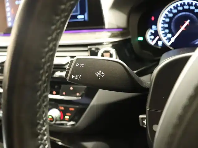 ＢＭＷ ５２３ｄ Mスポーツ 静岡県 2018(平30)年 3.6万km 白 純正ナビ/フルセグTV/ACC/LKA/BSM/HUD/360°カメラ/パドルシフト/ドラレコ前後(ZDR-015)/ワイヤレス充電/ディスプレイキー