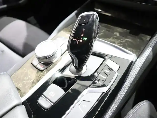 ＢＭＷ ５２３ｄ Mスポーツ 静岡県 2018(平30)年 3.6万km 白 純正ナビ/フルセグTV/ACC/LKA/BSM/HUD/360°カメラ/パドルシフト/ドラレコ前後(ZDR-015)/ワイヤレス充電/ディスプレイキー