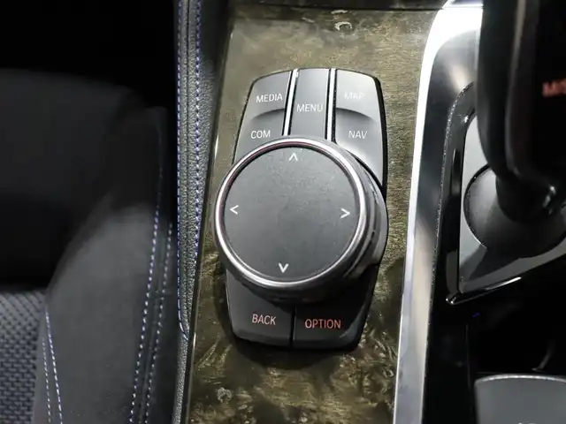 ＢＭＷ ５２３ｄ Mスポーツ 静岡県 2018(平30)年 3.6万km 白 純正ナビ/フルセグTV/ACC/LKA/BSM/HUD/360°カメラ/パドルシフト/ドラレコ前後(ZDR-015)/ワイヤレス充電/ディスプレイキー