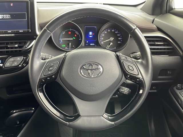 トヨタ Ｃ－ＨＲ G 愛知県 2017(平29)年 4.9万km ブラック/ホワイトパールクリスタルシャイン 2トーン 禁煙車/純正ディーラーオプション９インチナビ　/バックカメラ　/ＣＤ　ＤＶＤ　フルセグＴＶ　ＳＤ　Ｂｌｕｅｔｏｏｔｈ　ＦＭ　ＡＭ　/レーダークルーズコントロール　/トヨタセーフティーセンス　/プリクラッシュセーフティー/LDA/AHB/BSM/純正ドライブレコーダー/前席シートヒーター /ハーフレザーシート/革巻きステアリング/ビルトインETC