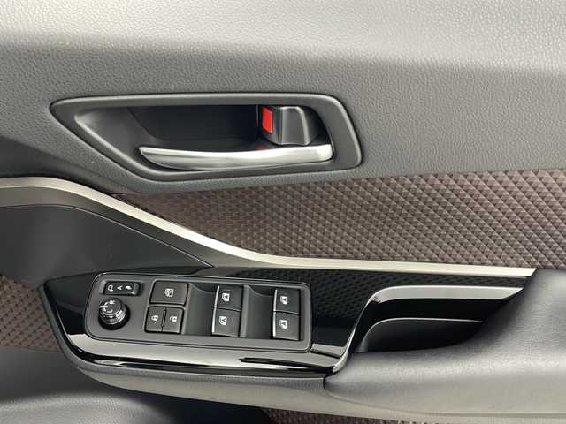 トヨタ Ｃ－ＨＲ G 愛知県 2017(平29)年 4.9万km ブラック/ホワイトパールクリスタルシャイン 2トーン 禁煙車/純正ディーラーオプション９インチナビ　/バックカメラ　/ＣＤ　ＤＶＤ　フルセグＴＶ　ＳＤ　Ｂｌｕｅｔｏｏｔｈ　ＦＭ　ＡＭ　/レーダークルーズコントロール　/トヨタセーフティーセンス　/プリクラッシュセーフティー/LDA/AHB/BSM/純正ドライブレコーダー/前席シートヒーター /ハーフレザーシート/革巻きステアリング/ビルトインETC