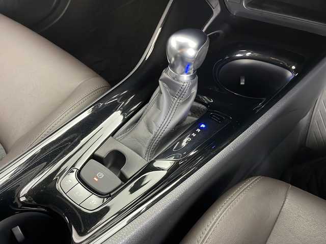 トヨタ Ｃ－ＨＲ G 愛知県 2017(平29)年 4.9万km ブラック/ホワイトパールクリスタルシャイン 2トーン 禁煙車/純正ディーラーオプション９インチナビ　/バックカメラ　/ＣＤ　ＤＶＤ　フルセグＴＶ　ＳＤ　Ｂｌｕｅｔｏｏｔｈ　ＦＭ　ＡＭ　/レーダークルーズコントロール　/トヨタセーフティーセンス　/プリクラッシュセーフティー/LDA/AHB/BSM/純正ドライブレコーダー/前席シートヒーター /ハーフレザーシート/革巻きステアリング/ビルトインETC