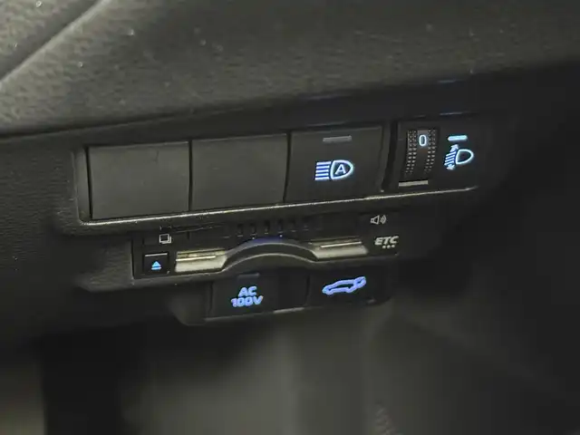 トヨタ カローラ クロス ハイブリッド Z 愛知県 2022(令4)年 6.8万km アティチュードブラックマイカ モデリスタエアロ/トヨタセーフティセンス/９型ナビ付ディスプレイオーディオ/ーＢＴ／フルセグＴＶ/AppleCarPlay/AndroidAuto/バックカメラ　/ＥＴＣ/半革シート/シートヒーター/パワーバックドア/純正１８インチＡＷ