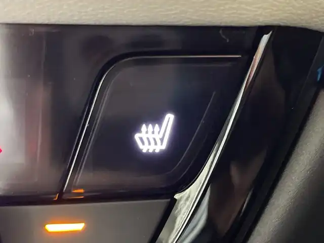 ホンダ ヴェゼル ハイブリッド e:HEV Z PLaYパッケージ 神奈川県 2025(令7)年 0.1千km パールⅡ 登録済未使用車/ホンダセンシング/純正ディスプレイオーディオ/・BT/フルセグTV/AppleCarPlay/AndroidAuto/USB/AM/FM/バックカメラ/電動リアゲート/Qi充電/ハーフレザーシート/シートヒーター(D/N)/革巻きステアリング/ステアリングスイッチ/ステアリングヒーター/Autoライト/パドルシフト/ダウンヒルアシストコントロール/電動パーキングブレーキ/オートホールド/ビルトインETC2.0/クリアランスソナー/LEDヘッドライト/LEDフォグランプ/スマートキー/プッシュスタートボタン/シートリフター/電動格納ミラー/ウィンカーミラー/純正18インチアルミホイール