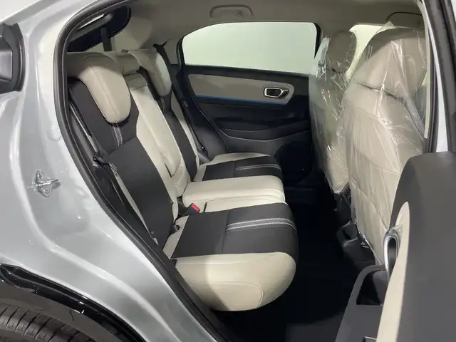 ホンダ ヴェゼル ハイブリッド e:HEV Z PLaYパッケージ 神奈川県 2025(令7)年 0.1千km パールⅡ 登録済未使用車/ホンダセンシング/純正ディスプレイオーディオ/・BT/フルセグTV/AppleCarPlay/AndroidAuto/USB/AM/FM/バックカメラ/電動リアゲート/Qi充電/ハーフレザーシート/シートヒーター(D/N)/革巻きステアリング/ステアリングスイッチ/ステアリングヒーター/Autoライト/パドルシフト/ダウンヒルアシストコントロール/電動パーキングブレーキ/オートホールド/ビルトインETC2.0/クリアランスソナー/LEDヘッドライト/LEDフォグランプ/スマートキー/プッシュスタートボタン/シートリフター/電動格納ミラー/ウィンカーミラー/純正18インチアルミホイール