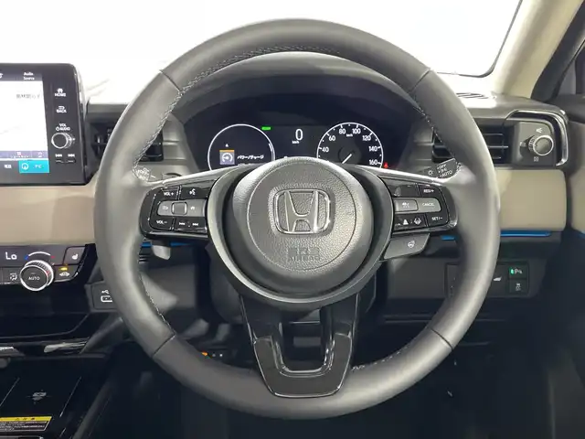 ホンダ ヴェゼル ハイブリッド e:HEV Z PLaYパッケージ 神奈川県 2025(令7)年 0.1千km パールⅡ 登録済未使用車/ホンダセンシング/純正ディスプレイオーディオ/・BT/フルセグTV/AppleCarPlay/AndroidAuto/USB/AM/FM/バックカメラ/電動リアゲート/Qi充電/ハーフレザーシート/シートヒーター(D/N)/革巻きステアリング/ステアリングスイッチ/ステアリングヒーター/Autoライト/パドルシフト/ダウンヒルアシストコントロール/電動パーキングブレーキ/オートホールド/ビルトインETC2.0/クリアランスソナー/LEDヘッドライト/LEDフォグランプ/スマートキー/プッシュスタートボタン/シートリフター/電動格納ミラー/ウィンカーミラー/純正18インチアルミホイール