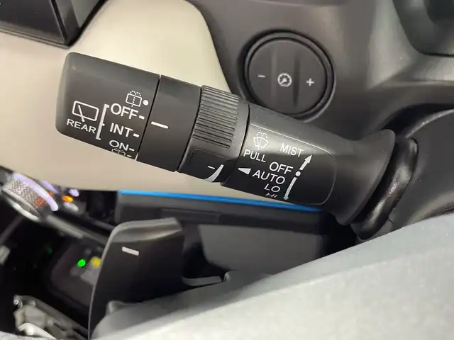 ホンダ ヴェゼル ハイブリッド e:HEV Z PLaYパッケージ 神奈川県 2025(令7)年 0.1千km パールⅡ 登録済未使用車/ホンダセンシング/純正ディスプレイオーディオ/・BT/フルセグTV/AppleCarPlay/AndroidAuto/USB/AM/FM/バックカメラ/電動リアゲート/Qi充電/ハーフレザーシート/シートヒーター(D/N)/革巻きステアリング/ステアリングスイッチ/ステアリングヒーター/Autoライト/パドルシフト/ダウンヒルアシストコントロール/電動パーキングブレーキ/オートホールド/ビルトインETC2.0/クリアランスソナー/LEDヘッドライト/LEDフォグランプ/スマートキー/プッシュスタートボタン/シートリフター/電動格納ミラー/ウィンカーミラー/純正18インチアルミホイール