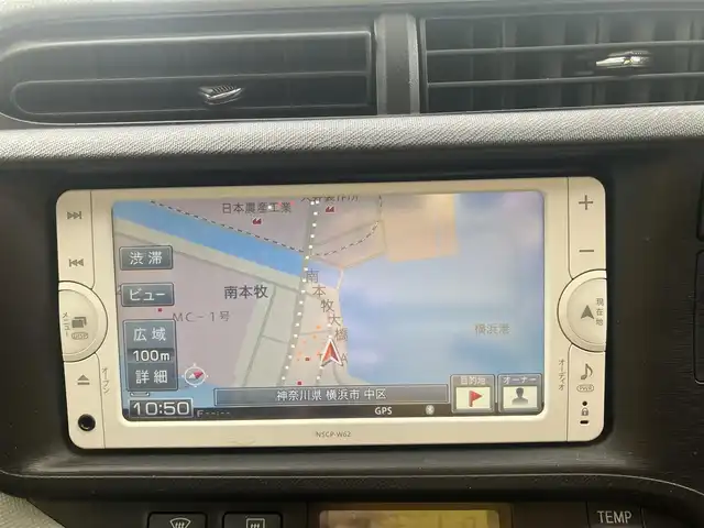 トヨタ アクア S 愛知県 2013(平25)年 5.8万km スーパーホワイトⅡ 純正SDナビTV/Bluetoothオーディオ/バックカメラ/スマートキー×2ケ/プッシュスタート/LEDヘッドライト/オートライト/保証書取説有り