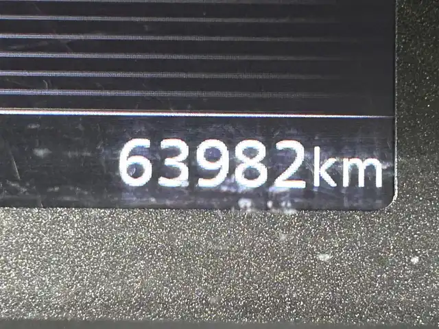 日産 セレナ ハイウェイスター 大阪府 2019(平31)年 6.4万km ダイヤモンドブラック プロパイロット　後席モニター　デジタルインナーミラー　全方位カメラ　パークアシスト　純正ナビＴＶ　衝突軽減　ＥＴＣ　ドラレコ　クリアランスソナー　アイドリングストップ　ＬＥＤヘッドライト　スマートキー