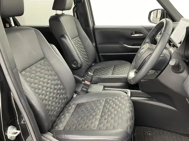 トヨタ ヴォクシー ハイブリッド S－Z 福岡県 2023(令5)年 2万km グリッターブラックガラスフレーク 純正１０．５型ＤＡナビ　/全方位カメラ　/ビルトインＥＴＣ２．０　/トヨタセーフティセンス　/レーダークルーズコントロール　/コーナーセンサー　/衝突軽減ブレーキ　/レーンキープ　/アクセル踏み間違い防止　/ＢＳＭ　/パーキングアシスト　/シートヒーター　/ハーフレザーシート　/両側パワースライドドア　/Wエアコン　/純正アルミホイール