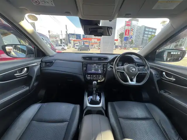 日産 エクストレイル 20Xi 鹿児島県 2018(平30)年 5.3万km ブリリアントシルバー 純正9インチメモリナビ/　・Blu-Ray・DVD・SD・USB・Bluetooth/　・フルセグTV・AppleCarPlay-AndroidAuto/純正1カメラドラレコ（ナビ連動）/アラウンドビューモニター/デジタルインナーミラー/シルバールーフレール/プロパイロット/インテリジェントエマージェンシーブレーキ/パワーバックドア/電動パーキングブレーキ/ETC/前席左右独立オートエアコン/純正LEDヘッドライト/オートライト/ハイビームアシスト/革巻きステアリング/ステアリングリモコン/セルクロス防水シート/純正18インチアルミホイール/アイドリングストップ/純正フロアマット/純正ドアバイザー/電動格納ウインカー付ドアミラー/取扱説明書、保証書/スペアスマートキー×1本