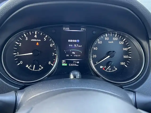 日産 エクストレイル 20Xi 鹿児島県 2018(平30)年 5.3万km ブリリアントシルバー 純正9インチメモリナビ/　・Blu-Ray・DVD・SD・USB・Bluetooth/　・フルセグTV・AppleCarPlay-AndroidAuto/純正1カメラドラレコ（ナビ連動）/アラウンドビューモニター/デジタルインナーミラー/シルバールーフレール/プロパイロット/インテリジェントエマージェンシーブレーキ/パワーバックドア/電動パーキングブレーキ/ETC/前席左右独立オートエアコン/純正LEDヘッドライト/オートライト/ハイビームアシスト/革巻きステアリング/ステアリングリモコン/セルクロス防水シート/純正18インチアルミホイール/アイドリングストップ/純正フロアマット/純正ドアバイザー/電動格納ウインカー付ドアミラー/取扱説明書、保証書/スペアスマートキー×1本