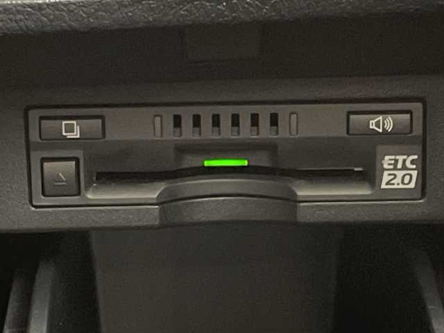 トヨタ アルファード S Aパッケージ 岐阜県 2018(平30)年 4.7万km ホワイトパールクリスタルシャイン 純正10インチナビ(NSZN-Z66T)/フルセグTV/Bluetooth/CD/DVD/AM/FM/SD）/サンルーフ/フリップダウンモニター/レザー調シートカバー/バックモニター/両側パワースライドドア/ToyotaSafetySense/プリクラッシュセーフティ/レーントレーシングアシスト/レーダークルーズコントロール/オートマチックハイビーム/クリアランスソナー/ロードサインアシスト/ETC2.0/ドライブレコーダー/電動パーキングブレーキ/ブレーキホールド/革巻きステアリング/ステアリングリモコン/電動格納ミラー/オートLEDヘッドライト/後席エアコン/MTモード付/スマートキー/プッシュスタート/純正フロアマット/純正ドアバイザー/純正18インチアルミホイール