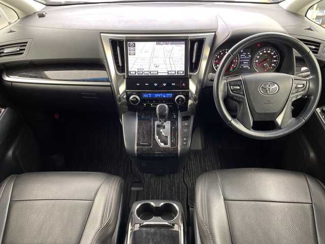 トヨタ アルファード S Aパッケージ 岐阜県 2018(平30)年 4.7万km ホワイトパールクリスタルシャイン 純正10インチナビ(NSZN-Z66T)/フルセグTV/Bluetooth/CD/DVD/AM/FM/SD）/サンルーフ/フリップダウンモニター/レザー調シートカバー/バックモニター/両側パワースライドドア/ToyotaSafetySense/プリクラッシュセーフティ/レーントレーシングアシスト/レーダークルーズコントロール/オートマチックハイビーム/クリアランスソナー/ロードサインアシスト/ETC2.0/ドライブレコーダー/電動パーキングブレーキ/ブレーキホールド/革巻きステアリング/ステアリングリモコン/電動格納ミラー/オートLEDヘッドライト/後席エアコン/MTモード付/スマートキー/プッシュスタート/純正フロアマット/純正ドアバイザー/純正18インチアルミホイール