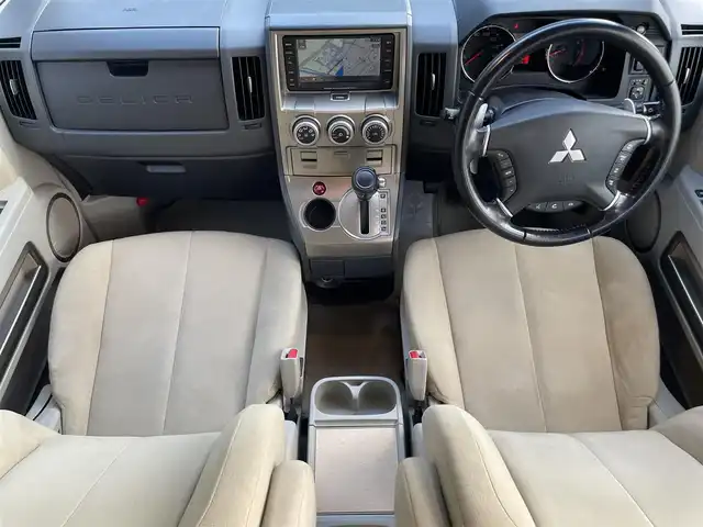 三菱 デリカＤ：５ シャモニー 滋賀県 2008(平20)年 6万km ウォームホワイトパール 純正ナビ/【CD/DVD/フルセグTV】/バックカメラ/サイドカメラ/ETC/両側パワースライドドア/シートヒーター/パワーシート/クルーズコントロール/HIDヘッドライト/オートライト/パドルシフト/オートエアコン