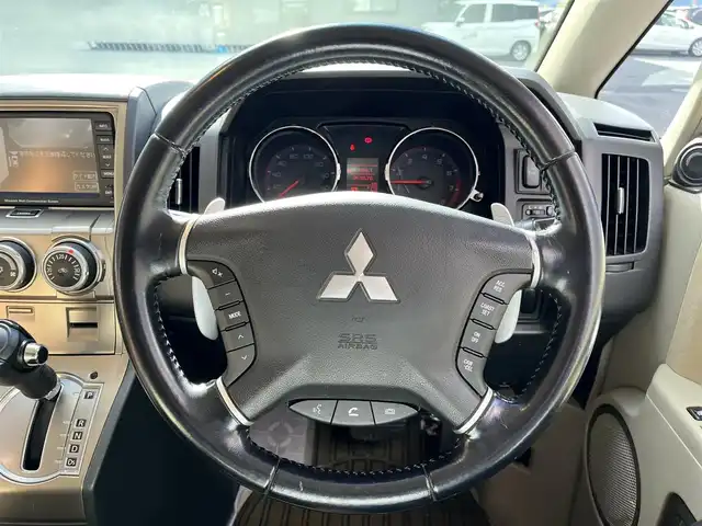 三菱 デリカＤ：５ シャモニー 滋賀県 2008(平20)年 6万km ウォームホワイトパール 純正ナビ/【CD/DVD/フルセグTV】/バックカメラ/サイドカメラ/ETC/両側パワースライドドア/シートヒーター/パワーシート/クルーズコントロール/HIDヘッドライト/オートライト/パドルシフト/オートエアコン