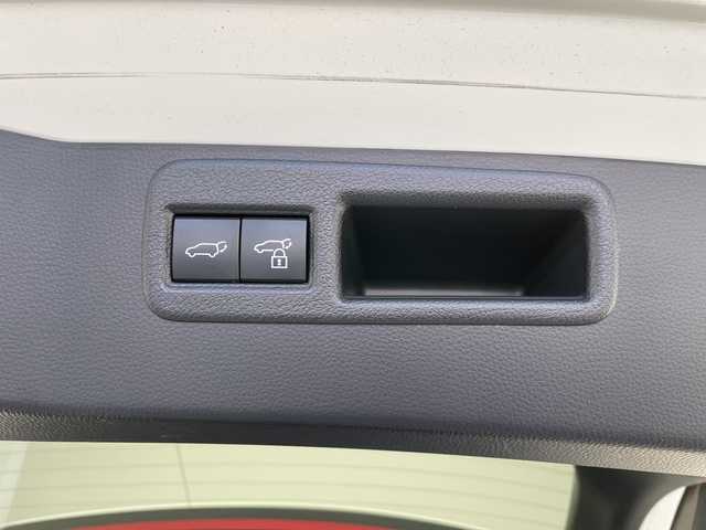 トヨタ ハリアー Z 長野県 2020(令2)年 6.6万km ホワイトパールクリスタルシャイン JBLプレミアムサウンド/純正メモリナビ&フルセグTV&USB&BT/トヨタセーフティセンス/アダプティブクルーズコントロール/レーントレーシングアシスト/プリクラッシュセーフティ/ブラインドスポットモニター/クリアランスソナー/パーキングサポートブレーキ/オートマチックハイビーム/先行車発進告知/前後ドライブレコーダー/パワーバックドア/ハーフレザーシート/運転席パワーシート/ステアリングスイッチ/全方位カメラ/ビルトインETC2.0/LEDヘッドライト/オートライト/電動格納ミラー/ウィンカーミラー/電動ホールド/オートホールド/純正19インチAW装着/純正フロアマット/プッシュスタート/スマートキー/スペアキー1本