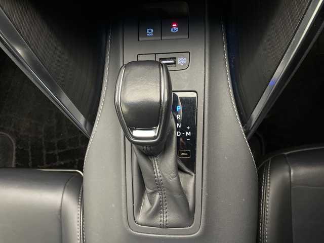 トヨタ ハリアー Z 長野県 2020(令2)年 6.6万km ホワイトパールクリスタルシャイン JBLプレミアムサウンド/純正メモリナビ&フルセグTV&USB&BT/トヨタセーフティセンス/アダプティブクルーズコントロール/レーントレーシングアシスト/プリクラッシュセーフティ/ブラインドスポットモニター/クリアランスソナー/パーキングサポートブレーキ/オートマチックハイビーム/先行車発進告知/前後ドライブレコーダー/パワーバックドア/ハーフレザーシート/運転席パワーシート/ステアリングスイッチ/全方位カメラ/ビルトインETC2.0/LEDヘッドライト/オートライト/電動格納ミラー/ウィンカーミラー/電動ホールド/オートホールド/純正19インチAW装着/純正フロアマット/プッシュスタート/スマートキー/スペアキー1本