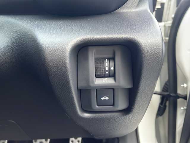 トヨタ ＧＲ８６ RZ 福岡県 2024(令6)年 0.2万km クリスタルホワイトパール ワンオーナー/MT車/メーカーOP/・brembo製キャリパー/・ＳＡＣＨＳ（ＺＦ）アブソーバー/社外9インチナビ/Bluetooth/バックカメラ/CD/DVD再生機能有/ステアリングリモコン/オートクルーズコントロール/ETC/純正フロアマット/純正18インチアルミホイール/スペアキー/前後ドラレコ