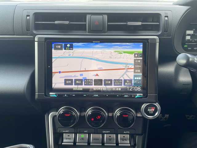 トヨタ ＧＲ８６ RZ 福岡県 2024(令6)年 0.2万km クリスタルホワイトパール ワンオーナー/MT車/メーカーOP/・brembo製キャリパー/・ＳＡＣＨＳ（ＺＦ）アブソーバー/社外9インチナビ/Bluetooth/バックカメラ/CD/DVD再生機能有/ステアリングリモコン/オートクルーズコントロール/ETC/純正フロアマット/純正18インチアルミホイール/スペアキー/前後ドラレコ