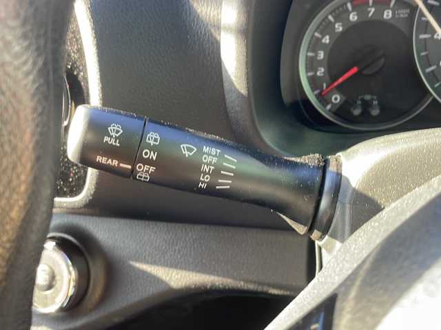 トヨタ ヴィッツ 1.3F LEDエディション 大阪府 2016(平28)年 0.7万km ホワイトパールクリスタルシャイン ワンオーナー/純正SDナビ/・CD/FM/AM/Bluetooth/・フルセグテレビ/ETC/バックカメラ/衝突軽減ブレーキ/盗難防止装置/ステアリングリモコン/LEDヘッドライト/オートライト/スマートキー/プッシュスタート/12V電源/純正フロアマット/取扱説明書/保証書