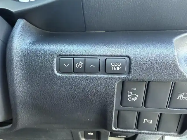 レクサス ＩＳ 300h 愛知県 2017(平29)年 5.4万km ソニッククォーツ /ワンオーナー//純正メモリナビ//AM/FM/CD/DVD/SD/SD REC//フルセグ/BT/USB/AUX//三眼LEDヘッドライト//プリクラッシュセーフティー//レーダークルーズコントロール//レーンディパーチャーアラート//クリアランスソナー//オートヘッドライト//オートハイビーム//オートワイパー//ドラレコ//D・N席パワーシート//D・N席シートヒーター//ステアスイッチ//パドルシフト//オートリトラクタブルウィンカーミラー//プッシュスタート//スペアキー×２（スマート、カード）//取説//ナビ取//保証書