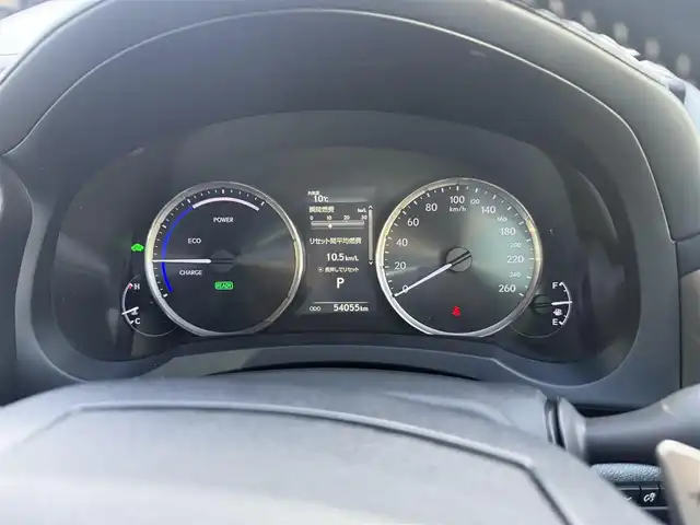 レクサス ＩＳ 300h 愛知県 2017(平29)年 5.4万km ソニッククォーツ /ワンオーナー//純正メモリナビ//AM/FM/CD/DVD/SD/SD REC//フルセグ/BT/USB/AUX//三眼LEDヘッドライト//プリクラッシュセーフティー//レーダークルーズコントロール//レーンディパーチャーアラート//クリアランスソナー//オートヘッドライト//オートハイビーム//オートワイパー//ドラレコ//D・N席パワーシート//D・N席シートヒーター//ステアスイッチ//パドルシフト//オートリトラクタブルウィンカーミラー//プッシュスタート//スペアキー×２（スマート、カード）//取説//ナビ取//保証書