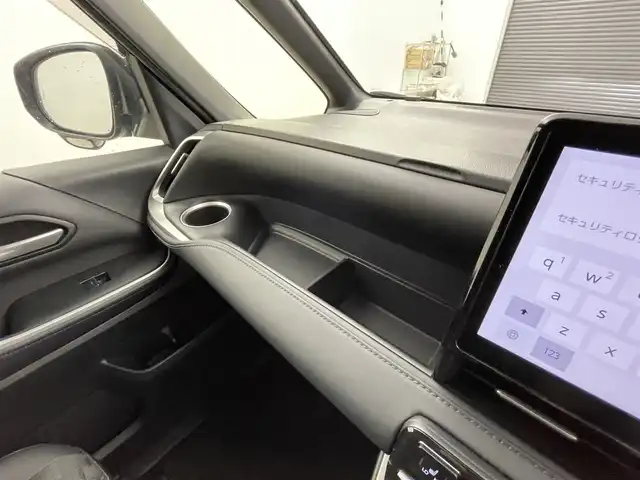 トヨタ ヴォクシー ハイブリッド S－Z 大分県 2022(令4)年 4.9万km スパークリングブラックパールクリスタルシャイン 純正10.5型Tコネクトナビ/フルセグ/DVD/BT/SD/バックカメラ/プリクラッシュセーフティー/BSM/LDA/PDA/レーダークルコン/アドバンスドドライブ/クリアランスソナー/両側パワースライドドア/ハーフレザーシート/シートヒーター/ビルトインETC2.0/ドライブレコーダー/AC100V充電/リアサンシェード/三眼LEDヘッドライト/オートLEDフォグランプ