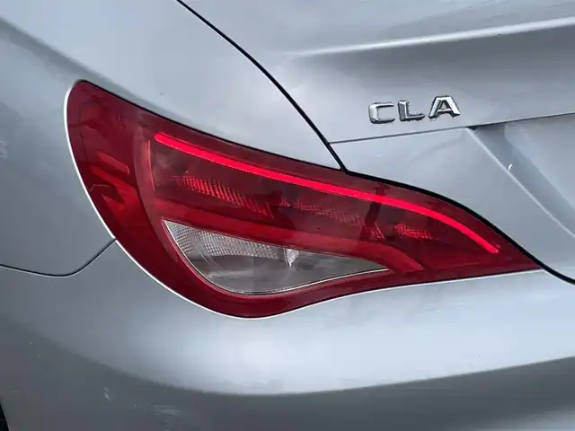 メルセデス・ベンツ ＣＬＡ１８０ 山形県 2015(平27)年 6.1万km ポーラシルバー ワンオーナー/純正メーカーナビ/バックカメラ/フルセグTV/アクティブブレーキアシスト/アテンションブレーキアシスト/パドルシフト/LEDヘッドライト/スマートキー/プッシュスタートボタン/ETC/保証書/取扱説明書/純正アルミ夏タイヤ車載