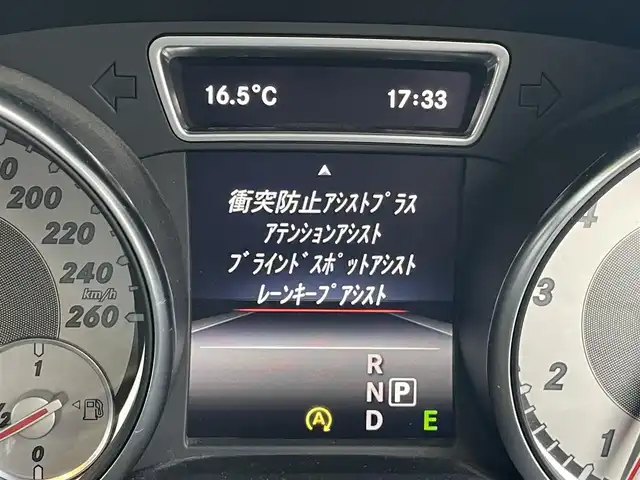 メルセデス・ベンツ ＧＬＡ１８０ 福岡県 2015(平27)年 4.9万km カルサイトホワイト 禁煙車/純正メーカーナビ/【Bluetooth・フルセグTV・DISC】/バックカメラ/純正フロアマット/ESP/衝突防止アシストプラス/アテンションアシスト/ブラインドスポットアシスト/レーンキープアシスト/LEDヘッドライト/レザーシート/前席シートヒーター/前席メモリー付パワーシート/ドライブレコーダー/レーダークルーズコントロール/USB/スマートキー/純正18インチアルミホイール/オートライト/コーナーセンサー/ステアリングリモコン/プッシュスタート/アイドリングストップ/オートエアコン/パワーステアリング/パワーウィンドウ/電動格納ミラー