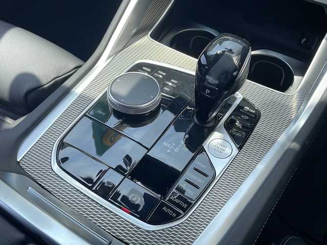 ＢＭＷ Ｘ６ xDrive35d 道央・札幌 2021(令3)年 0.9万km サファイアブラックP ETC2.0/メーカーオプション純正ナビ（TV/BT/FM、AM/ドライブレコーダー（前後）/ステアリングスイッチ/ステアリングヒーター/シートヒーター（D/N席）/電動パーキングブレーキ/アラウンドビューモニター/ブラインドスポットモニター/アダプティブクルーズコントロール/コーナーセンサー/パワーシート（D/N席）/シートメモリー/パワーバックドア