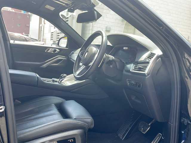 ＢＭＷ Ｘ６ xDrive35d 道央・札幌 2021(令3)年 0.9万km サファイアブラックP ETC2.0/メーカーオプション純正ナビ（TV/BT/FM、AM/ドライブレコーダー（前後）/ステアリングスイッチ/ステアリングヒーター/シートヒーター（D/N席）/電動パーキングブレーキ/アラウンドビューモニター/ブラインドスポットモニター/アダプティブクルーズコントロール/コーナーセンサー/パワーシート（D/N席）/シートメモリー/パワーバックドア