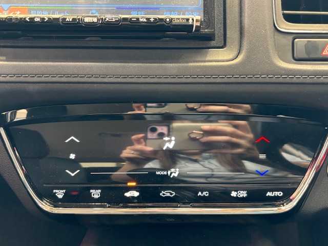 ホンダ ヴェゼル X ホンダセンシング 埼玉県 2018(平30)年 6万km クリスタルブラックパール ホンダセンシング/SDナビ/　　CD/DVD/BT/フルセグ/バックカメラ/レーダークルーズコントロール/LEDオートライト/純正16インチアルミホイール/ステアリングスイッチ/アイドリングストップ/USBポート/スマートキー2本/ETC