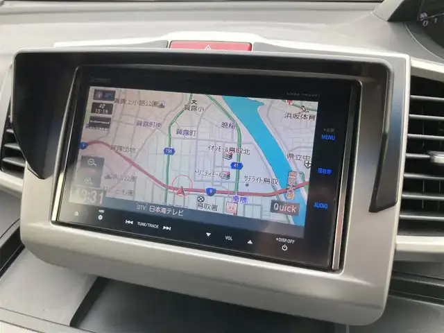 ホンダ フリード ハイブリット ジャストセレクション+ 鳥取県 2014(平26)年 6.7万km ホワイトオーキッドパール 純正ナビ/CD/DVD/BT/USB/バックカメラ/ビルトインETC/前後ドライブレコーダー/両側パワースライドドア/TEIN車高調/クルーズコントロール/キセノンヘットライト/フォグライト/純正16インチアルミホイール/純正エアロパーツ/ハーフレザーシートカバー/スマートキー×２/純正フロアマット/ドアバイザー/スタットレスセット積み込み/(タイヤ溝5部山）