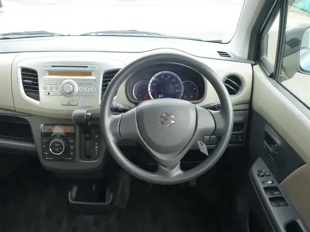 スズキ ワゴンＲ FX 静岡県 2013(平25)年 7.6万km フィズブルーパールメタリック 純正オーディオ/　　CD/AUX/AM.FM/自発光式アナログメーター/運転席側バニティミラー/アイドリングストップ/オートエアコン/社外フロアマット/純正ドアバイザー/ABS/リモコンキー/イモビライザー/取扱説明書/保証書